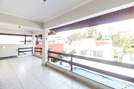 Casa de condomínio à venda com 327m², 4 quartos e 3 vagasVaranda