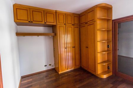 Casa de condomínio à venda com 327m², 4 quartos e 3 vagasSuíte 3