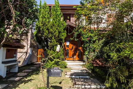 Casa de condomínio à venda com 327m², 4 quartos e 3 vagasVista da Rua