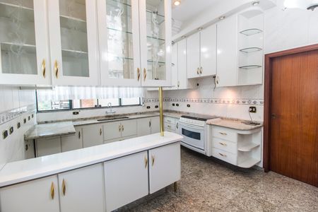 Casa de condomínio à venda com 327m², 4 quartos e 3 vagasCozinha