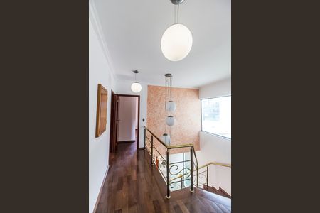 Casa de condomínio à venda com 327m², 4 quartos e 3 vagasCorredor
