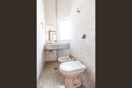 Casa de condomínio à venda com 327m², 4 quartos e 3 vagasBanheiro