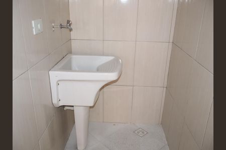Casa para alugar com 33m², 2 quartos e 1 vagaÁrea de Serviço