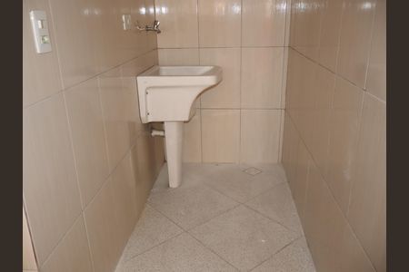 Casa para alugar com 33m², 2 quartos e 1 vagaÁrea de Serviço