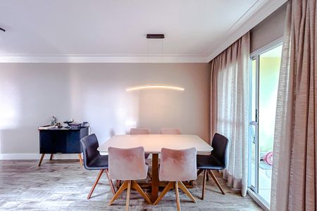 Apartamento à venda com 77m², 2 quartos e 3 vagasSala