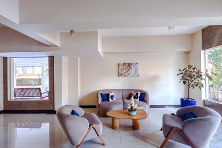 Apartamento à venda com 77m², 2 quartos e 3 vagasHall social
