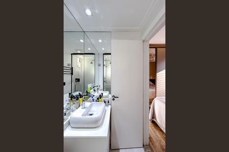 Apartamento à venda com 77m², 2 quartos e 3 vagasBanheiro da Suíte