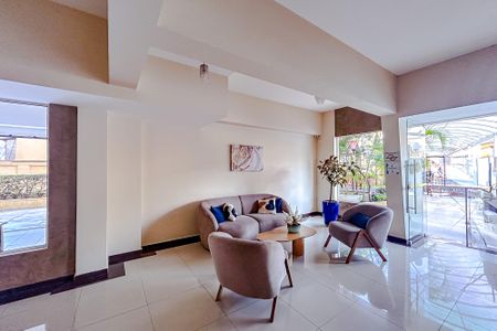 Apartamento à venda com 77m², 2 quartos e 3 vagasHall social