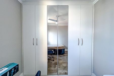 Apartamento à venda com 77m², 2 quartos e 3 vagasQuarto 1 - Armários