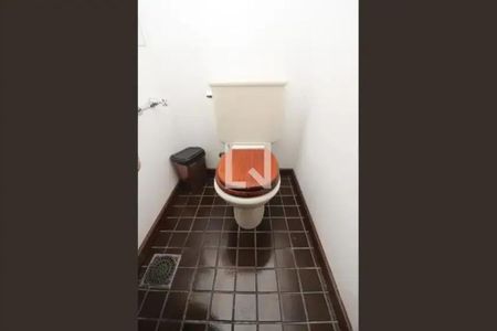 Casa à venda com 486m², 4 quartos e 7 vagasBanheiro 1