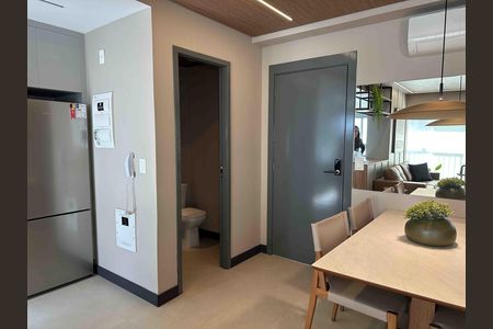 Sala de Estar de kitnet/studio para alugar com 1 quarto, 51m² em Alphaville Industrial, Barueri