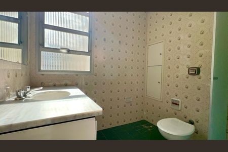 Apartamento à venda com 224m², 3 quartos e 2 vagasBanheiro da Suíte