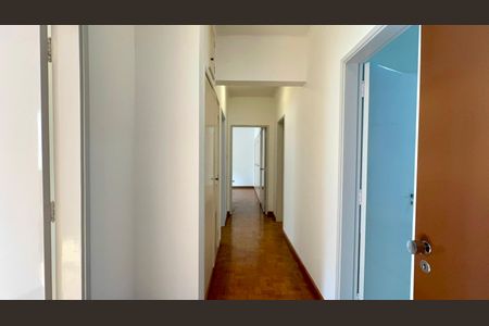 Apartamento à venda com 224m², 3 quartos e 2 vagasCorredor