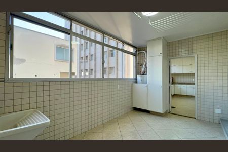 Apartamento à venda com 224m², 3 quartos e 2 vagasÁrea de Serviço