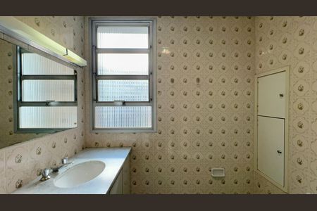 Apartamento à venda com 224m², 3 quartos e 2 vagasBanheiro da Suíte