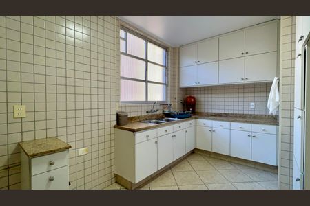 Apartamento à venda com 224m², 3 quartos e 2 vagasCozinha