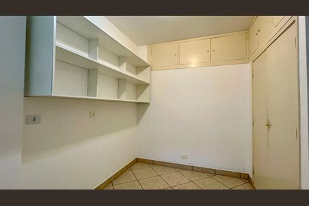 Apartamento à venda com 224m², 3 quartos e 2 vagasQuarto de Serviço