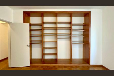 Apartamento à venda com 224m², 3 quartos e 2 vagasQuarto 1