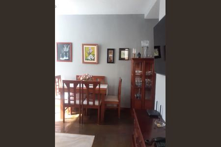 Sala de apartamento para alugar com 2 quartos, 45m² em Mosela, Petrópolis