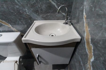 Casa para alugar com 59m², 1 quarto e sem vaga Casa para alugar com 59m², 1 quarto e sem vagaBanheiro