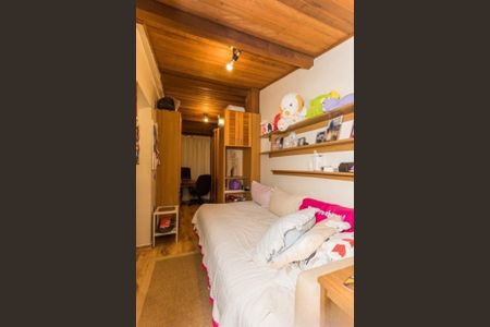 Apartamento para alugar com 181m², 3 quartos e sem vaga
