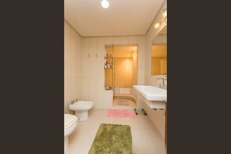 Apartamento para alugar com 181m², 3 quartos e sem vaga