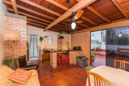 Apartamento para alugar com 181m², 3 quartos e sem vaga