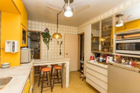 Apartamento para alugar com 181m², 3 quartos e sem vaga