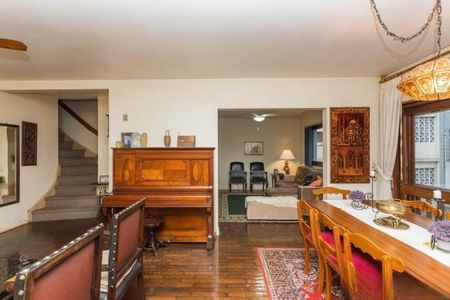 Apartamento para alugar com 181m², 3 quartos e sem vaga