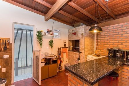 Apartamento para alugar com 181m², 3 quartos e sem vaga