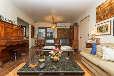 Apartamento para alugar com 181m², 3 quartos e sem vaga