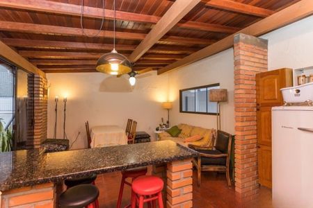 Apartamento para alugar com 181m², 3 quartos e sem vaga