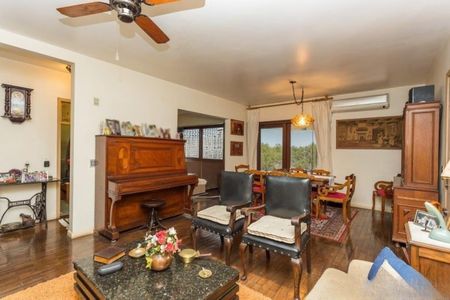 Apartamento para alugar com 181m², 3 quartos e sem vaga