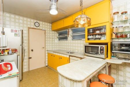 Apartamento para alugar com 181m², 3 quartos e sem vaga