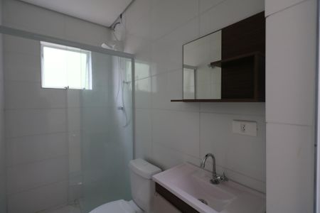 Banheiro de casa para alugar com 1 quarto, 42m² em Piraporinha, Diadema