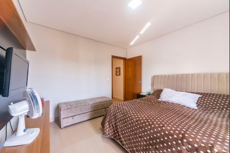 Casa à venda com 166m², 3 quartos e 3 vagas Casa à venda com 166m², 3 quartos e 3 vagasQuarto 1