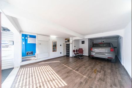 Casa à venda com 166m², 3 quartos e 3 vagas Casa à venda com 166m², 3 quartos e 3 vagasGaragem