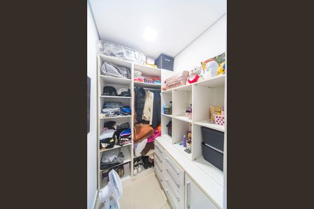 Casa à venda com 166m², 3 quartos e 3 vagas Casa à venda com 166m², 3 quartos e 3 vagasCloset do Quarto 2
