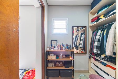 Casa à venda com 166m², 3 quartos e 3 vagas Casa à venda com 166m², 3 quartos e 3 vagasCloset do quarto 1