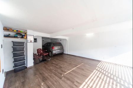 Casa à venda com 166m², 3 quartos e 3 vagas Casa à venda com 166m², 3 quartos e 3 vagasGaragem