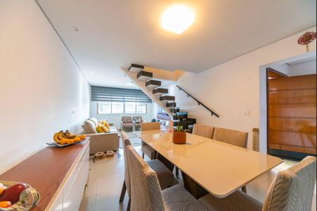 Casa à venda com 166m², 3 quartos e 3 vagas Casa à venda com 166m², 3 quartos e 3 vagasSala