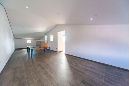 Casa à venda com 166m², 3 quartos e 3 vagas Casa à venda com 166m², 3 quartos e 3 vagasSalão Cobertura