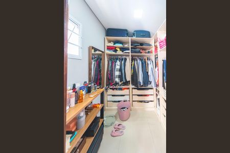Casa à venda com 166m², 3 quartos e 3 vagas Casa à venda com 166m², 3 quartos e 3 vagasCloset do quarto 1