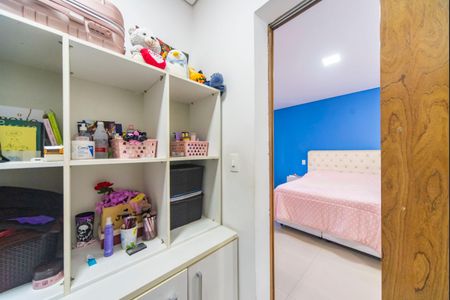 Casa à venda com 166m², 3 quartos e 3 vagas Casa à venda com 166m², 3 quartos e 3 vagasCloset do Quarto 2