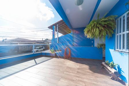 Casa à venda com 166m², 3 quartos e 3 vagas Casa à venda com 166m², 3 quartos e 3 vagasVaranda Frente
