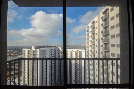 Apartamento para alugar com 44m², 2 quartos e sem vagaSala - Sacada