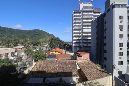 Vista de apartamento para alugar com 3 quartos, 120m² em Jardim das Palmas, Guarujá
