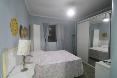 Suíte de apartamento para alugar com 3 quartos, 120m² em Jardim das Palmas, Guarujá
