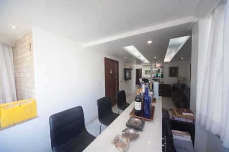 Apartamento à venda com 137m², 3 quartos e 2 vagas Apartamento à venda com 137m², 3 quartos e 2 vagasSala
