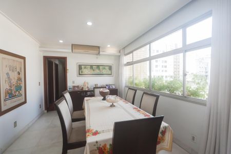 Apartamento à venda com 137m², 3 quartos e 2 vagas Apartamento à venda com 137m², 3 quartos e 2 vagasSala de Jantar